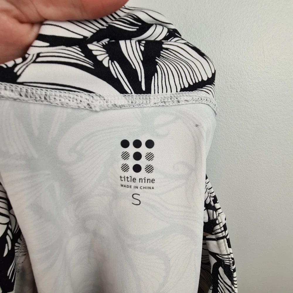 Title Nine Pull On‎ Skirt Black White Swirls Small Golf Pocket Granola Outdoor